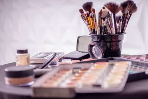 The Negative Ways Makeup Can Affect Your Skin And How You Can Fight Them makeup affect skin Harmful Makeup Intermountian Aesthetics MD Spa Ogden UT