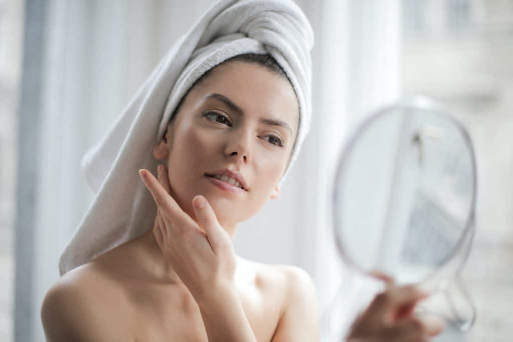 What Is The Difference Between Dermatologist Tested And Dermatologist Recommended Skincare? keeping skin hydrated